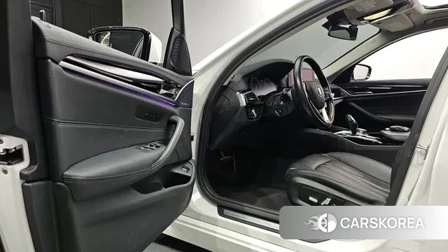 BMW 5 Series (G30) id 3095698 из Кореи 20