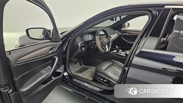 BMW 5 Series (G30) id 3408282 из Кореи 20