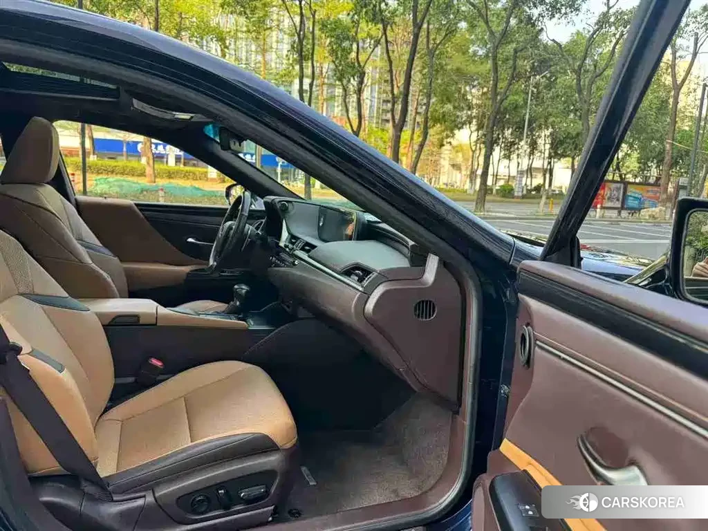 Lexus ES id 4565389 из Китая 10