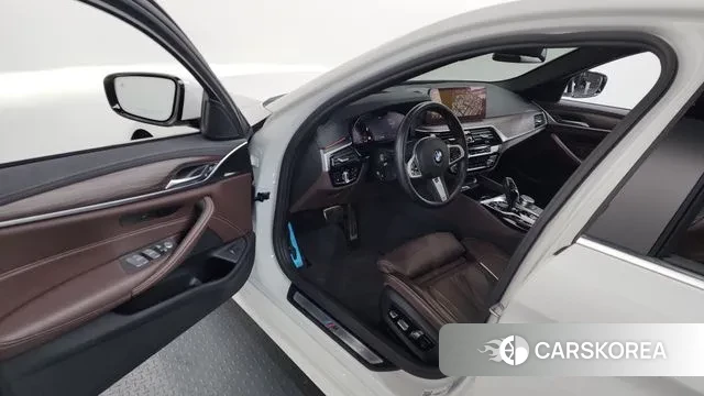 BMW 5 Series (G30) id 3519542 из Кореи 20