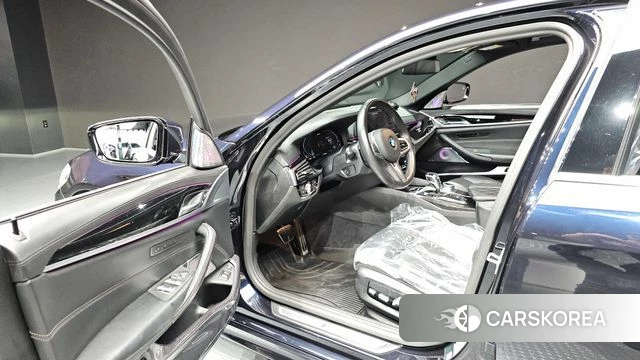 BMW 5 Series (G30) id 4794305 из Кореи 39