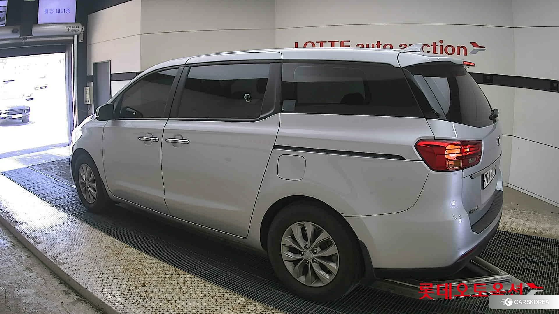 Kia Carnival id 4296870 из Кореи 38