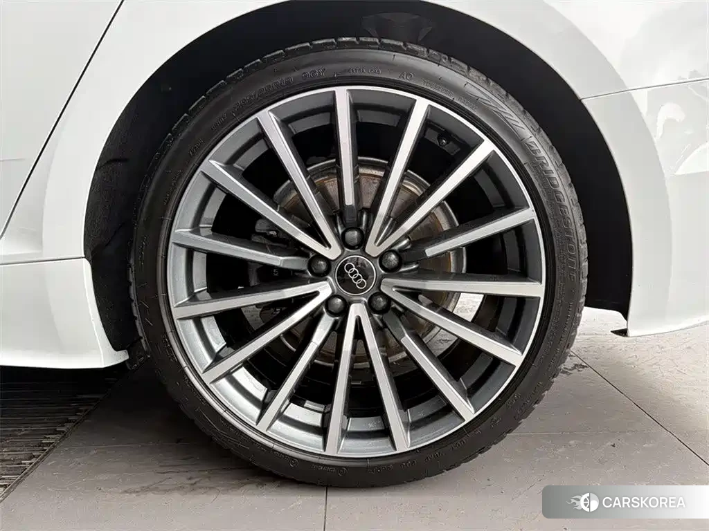Audi A5 id 4622384 из Китая 16