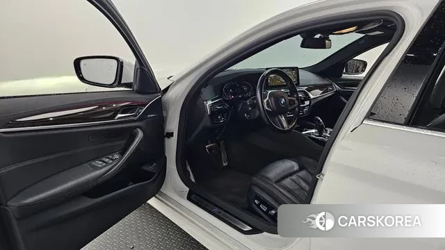 BMW 5 Series (G30) id 3033059 из Кореи 20