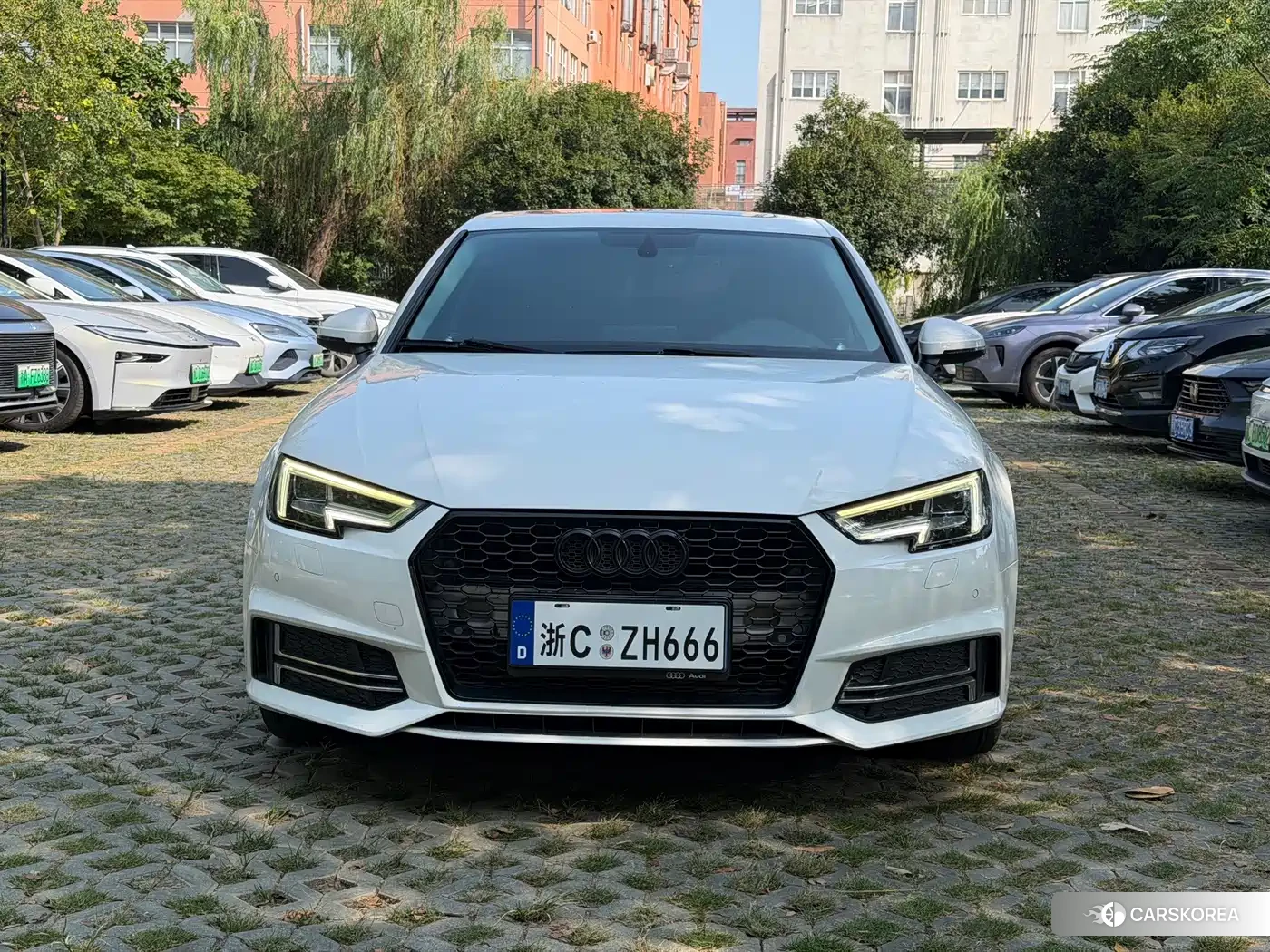 Audi A4L id 4680720 из Китая 26