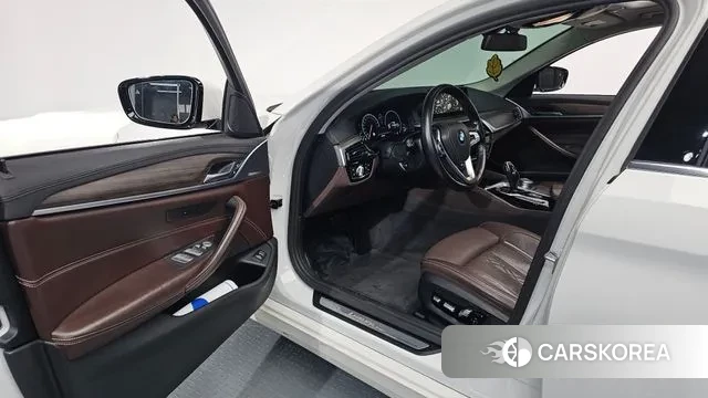 BMW 5 Series (G30) id 3499582 из Кореи 20