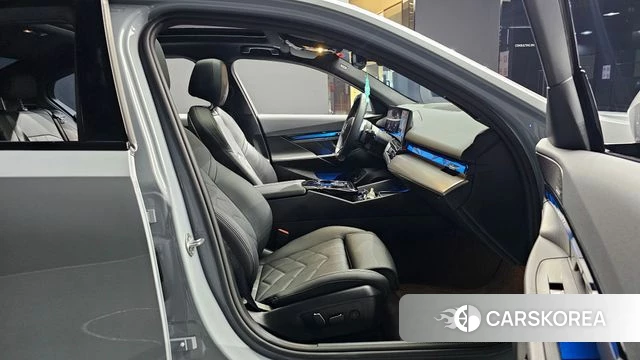 BMW 5 Series (G60) id 3838018 из Кореи 20