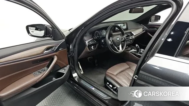 BMW 5 Series (G30) id 3703950 из Кореи 20