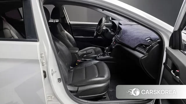 Hyundai Avante AD id 3627133 из Кореи 20