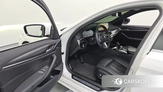 BMW 5 Series (G30) id 3279551 из Кореи 20