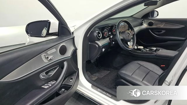 Mercedes-Benz E-Class W213 id 4596394 из Кореи 31