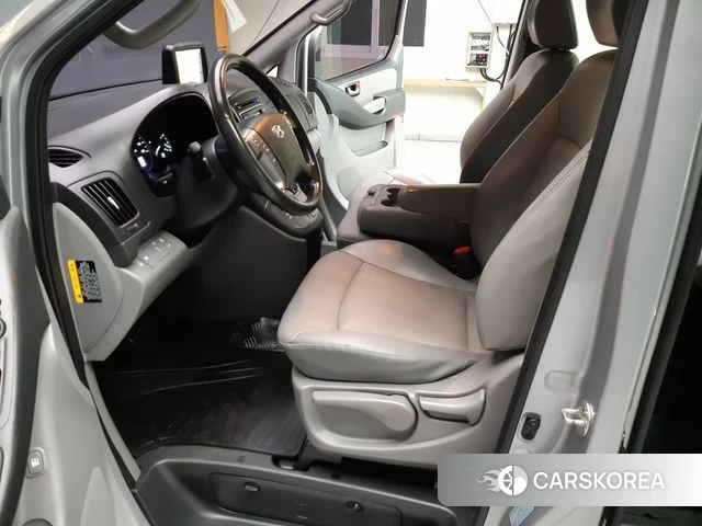 Hyundai The New Grand Starex id 4930915 из Кореи 19
