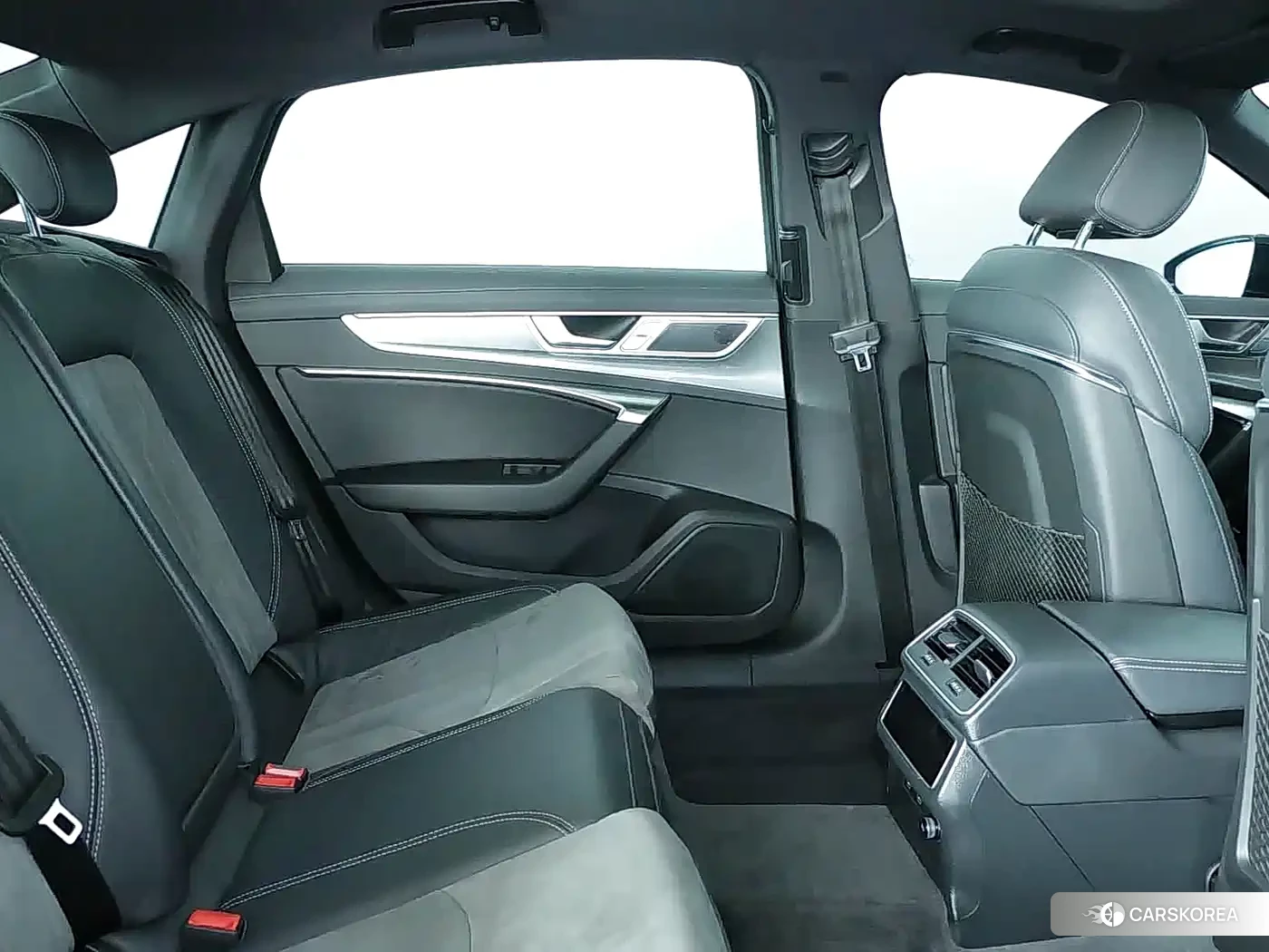 Audi A6L id 4589273 из Китая 10