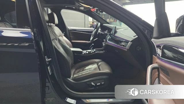 BMW 5 Series (G30) id 3861689 из Кореи 20