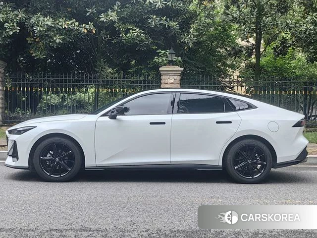 Chang'an UNI-V id 4393863 из Китая 19