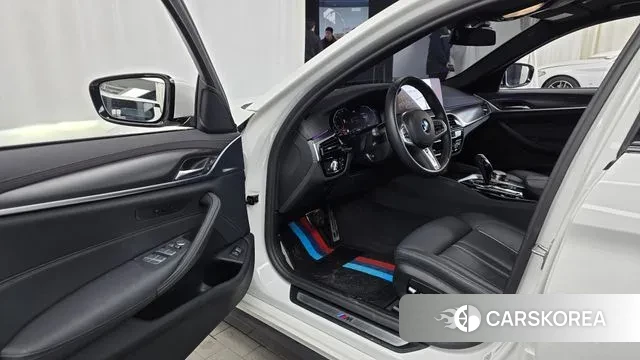 BMW 5 Series (G30) id 3561048 из Кореи 20