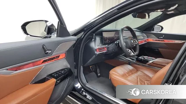 BMW 7 Series (G70) id 3507917 из Кореи 20