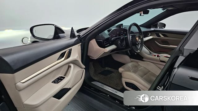 Porsche Taycan id 4369891 из Кореи 40