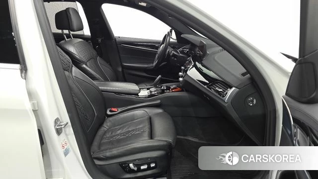 BMW 5 Series (G30) id 3885870 из Кореи 20