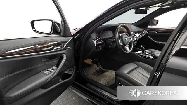 BMW 5 Series (G30) id 3355054 из Кореи 20