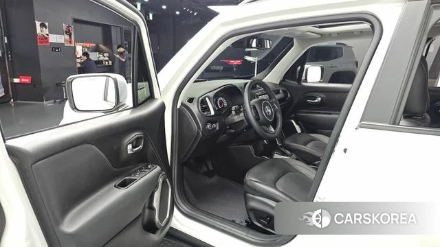 Jeep Renegade id 4592038 из Кореи 32