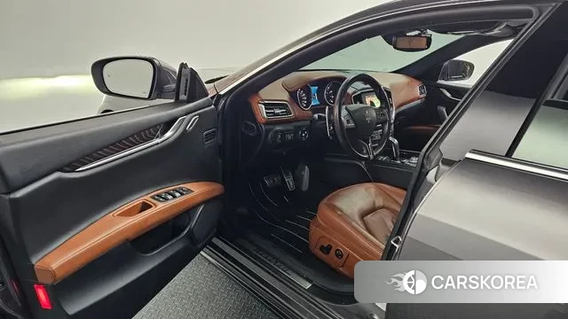 Maserati Ghibli id 3582925 из Кореи 20