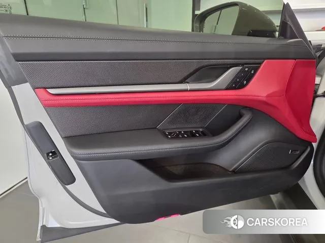 Porsche Taycan id 3080941 из Кореи 12