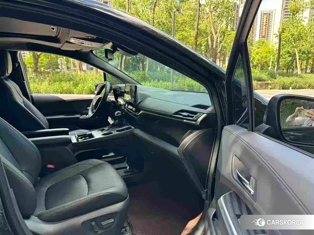 Toyota Sienna id 4577858 из Китая 10