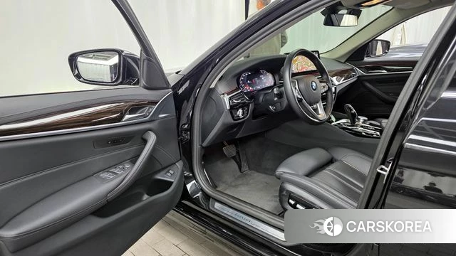 BMW 5 Series (G30) id 3864780 из Кореи 20