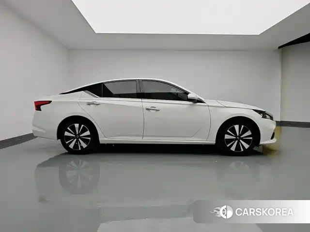 Nissan Altima id 4553964 из Китая 19