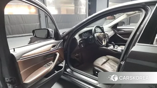 BMW 5 Series (G30) id 3622576 из Кореи 20