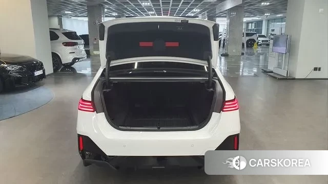 BMW 5 Series (G60) id 3446843 из Кореи 20