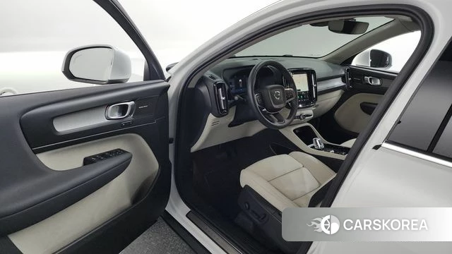 Volvo XC40 id 4602321 из Кореи 33
