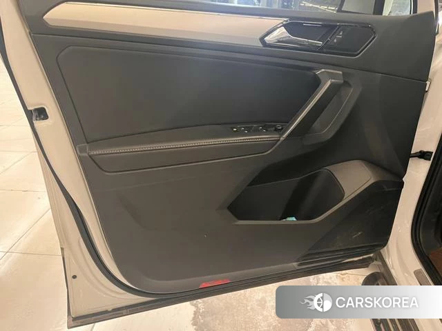 Volkswagen Tiguan L id 4263854 из Китая 15