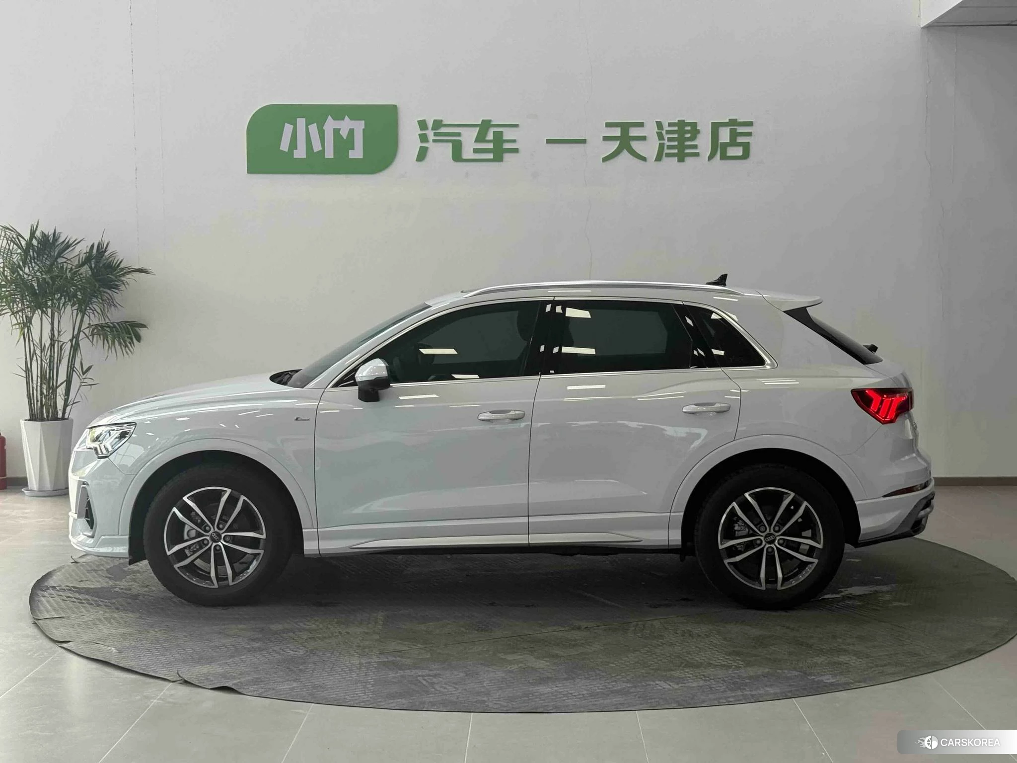 Audi Q3 id 4455876 из Китая 24