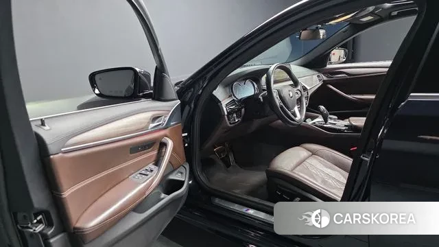 BMW 5 Series (G30) id 3552965 из Кореи 20