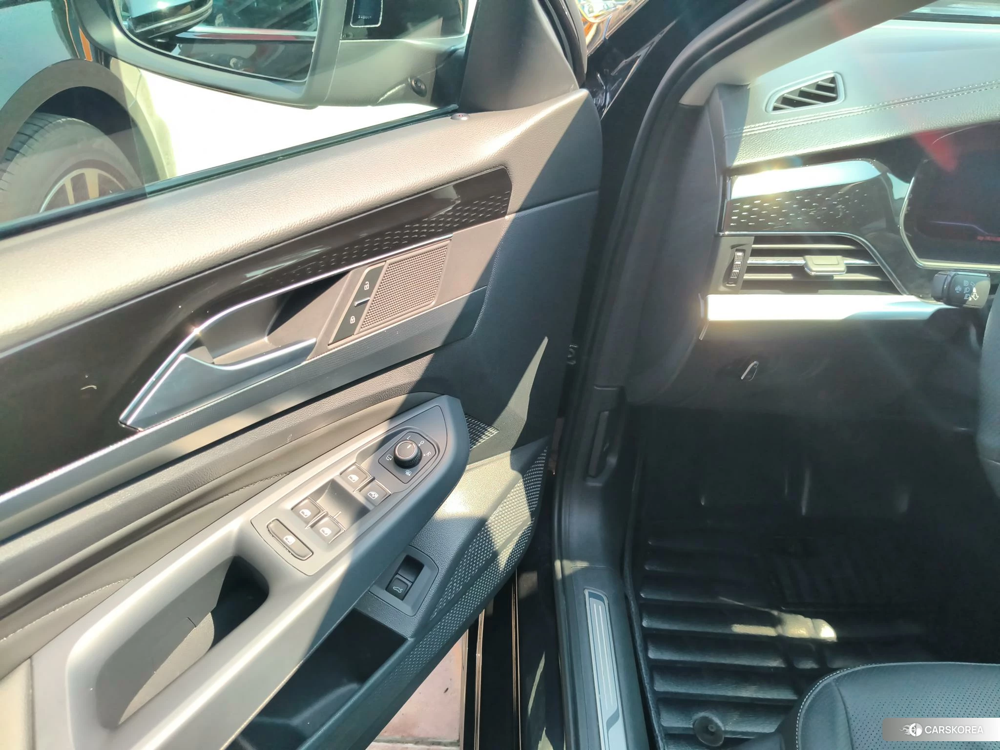 Volkswagen Passat id 4513673 из Китая 17
