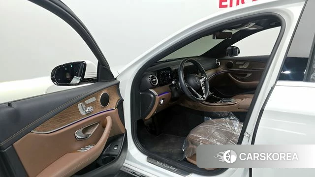 Mercedes-Benz E-Class W213 id 4292379 из Кореи 31