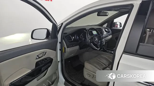 Kia All New Carnival id 3687625 из Кореи 20