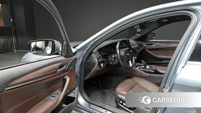 BMW 5 Series (G30) id 3641781 из Кореи 20