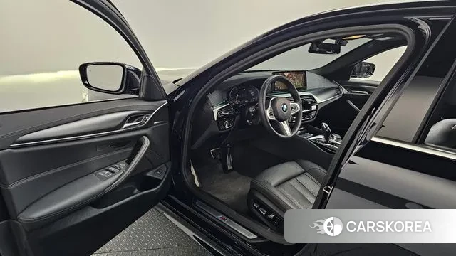 BMW 5 Series (G30) id 3437435 из Кореи 20