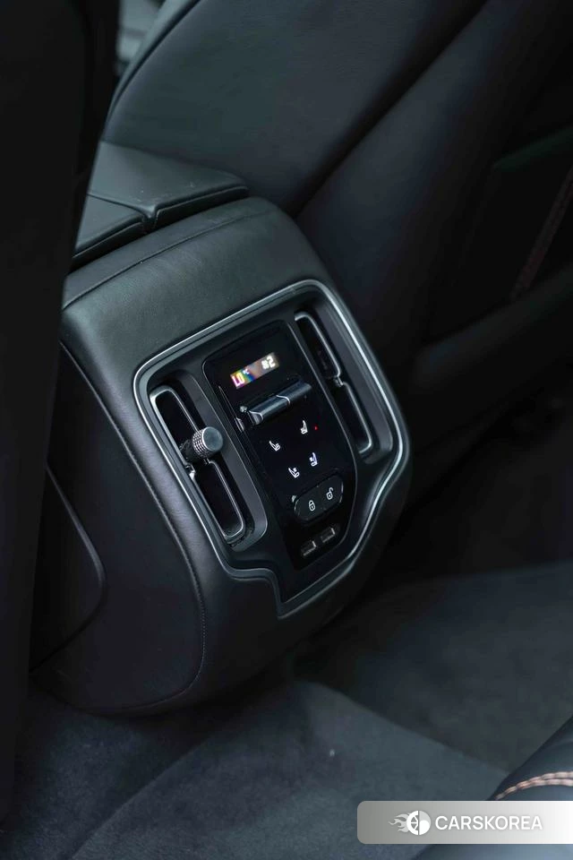 Aston Martin DBX id 4238519 из Китая 19