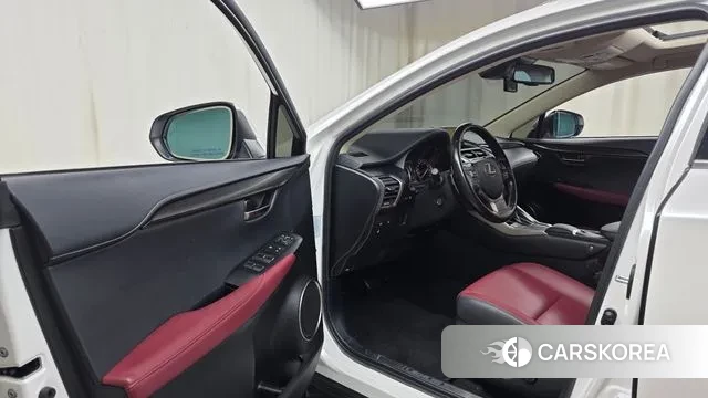 Lexus NX300h id 3439351 из Кореи 20