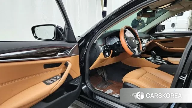 BMW 5 Series (G30) id 3467568 из Кореи 20