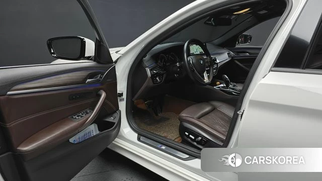 BMW 5 Series (G30) id 3861739 из Кореи 20