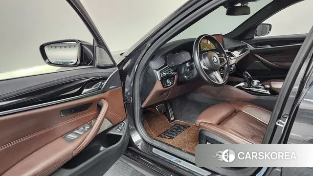 BMW 5 Series (G30) id 3587317 из Кореи 20