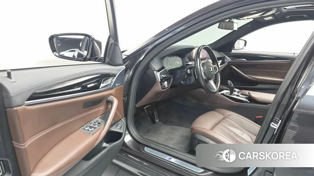 BMW 5 Series (G30) id 4520352 из Кореи 33
