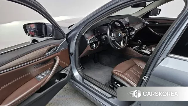 BMW 5 Series (G30) id 3504846 из Кореи 20