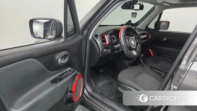 Jeep Renegade id 4727938 из Кореи 31
