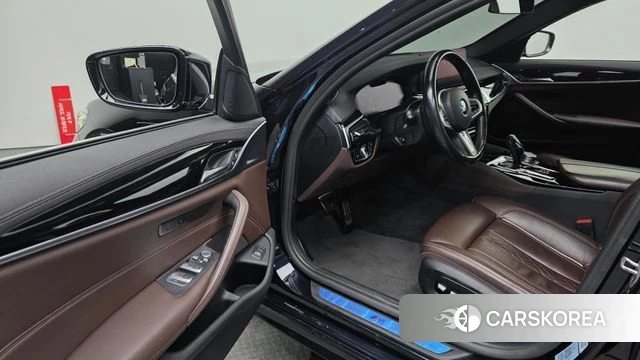 BMW 5 Series (G30) id 3812841 из Кореи 20